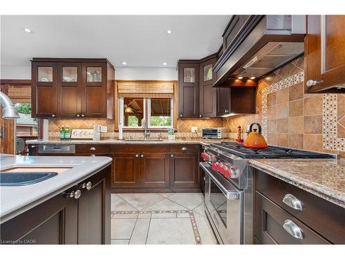 22 Wendakee Drive, Hamilton, ON - Indoor Photo Showing Kitchen