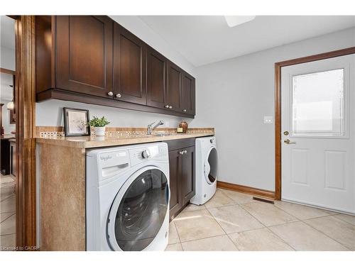 22 Wendakee Drive, Hamilton, ON - Indoor Photo Showing Laundry Room