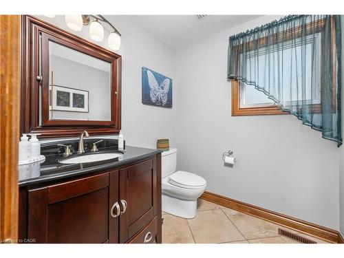 22 Wendakee Drive, Hamilton, ON - Indoor Photo Showing Bathroom