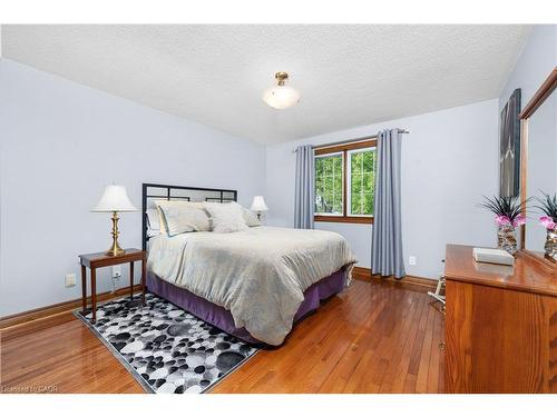 22 Wendakee Drive, Hamilton, ON - Indoor Photo Showing Bedroom