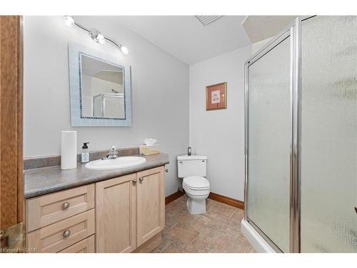 22 Wendakee Drive, Hamilton, ON - Indoor Photo Showing Bathroom