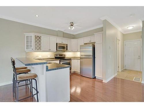 99-20 Isherwood Avenue, Cambridge, ON - Indoor Photo Showing Kitchen