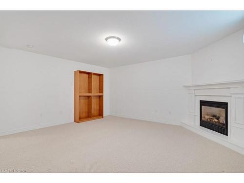 99-20 Isherwood Avenue, Cambridge, ON - Indoor With Fireplace