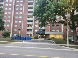 304-1415 Ghent Avenue  Burlington, ON L7S 1X4