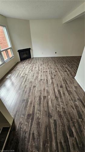 51-595 Third Street, London, ON - Indoor Photo Showing Other Room