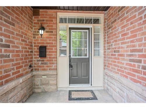 41-300 Ravineview Way, Oakville, ON - Outdoor With Exterior