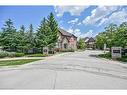 41-300 Ravineview Way, Oakville, ON  - Outdoor 