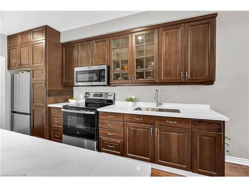 41-300 Ravineview Way, Oakville, ON - Indoor Photo Showing Kitchen