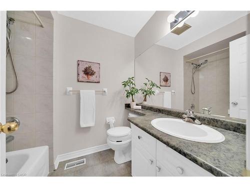 41-300 Ravineview Way, Oakville, ON - Indoor Photo Showing Bathroom