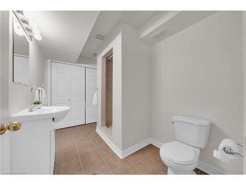 41-300 Ravineview Way, Oakville, ON - Indoor Photo Showing Bathroom