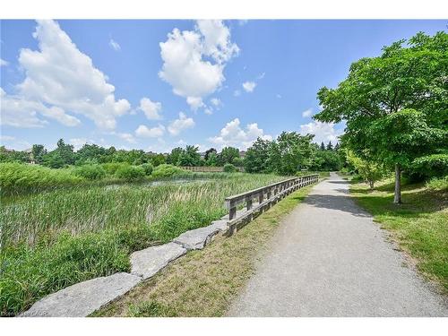 41-300 Ravineview Way, Oakville, ON - Outdoor With View