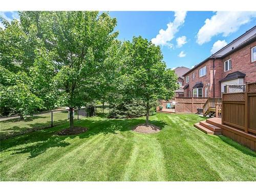 41-300 Ravineview Way, Oakville, ON - Outdoor