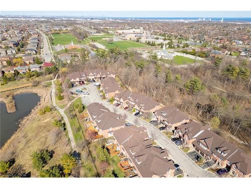 41-300 Ravineview Way, Oakville, ON - Outdoor With View