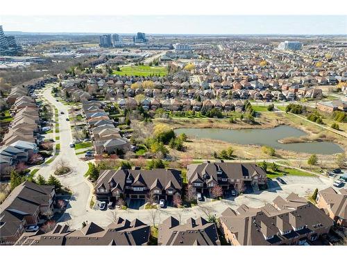 41-300 Ravineview Way, Oakville, ON - Outdoor With View