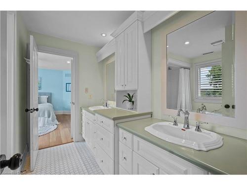 1532 Concession Rd 6 W, Flamborough, ON - Indoor Photo Showing Bathroom