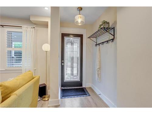 39 East Bend Avenue S, Hamilton, ON - Indoor Photo Showing Other Room