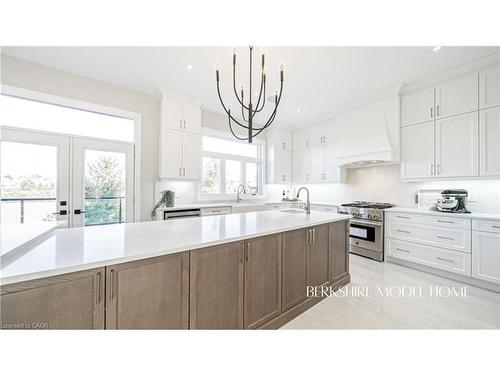 419 Masters Drive, Woodstock, ON - Indoor Photo Showing Kitchen With Upgraded Kitchen