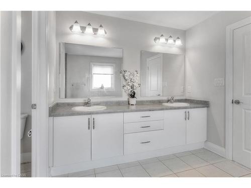 160 Foamflower Place, Waterloo, ON - Indoor Photo Showing Bathroom