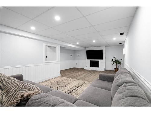 296 Edgehill Drive, Kitchener, ON - Indoor