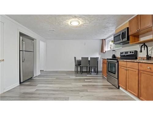 Lower-48 Mcdonald Avenue, Cambridge, ON - Indoor Photo Showing Kitchen