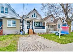 93 East 23rd Street  Hamilton, ON L8V 2W7