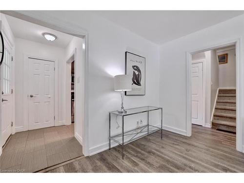 2363 Parkway Drive, Burlington, ON - Indoor Photo Showing Other Room