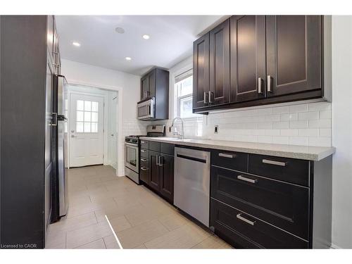 2363 Parkway Drive, Burlington, ON - Indoor Photo Showing Kitchen