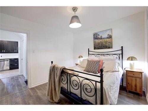 2363 Parkway Drive, Burlington, ON - Indoor Photo Showing Bedroom