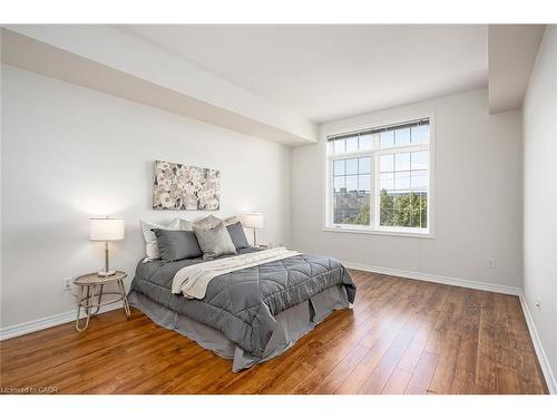 503-396 Plains Road E, Burlington, ON - Indoor Photo Showing Bedroom