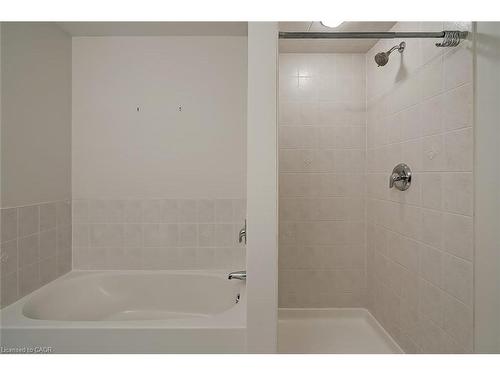 503-396 Plains Road E, Burlington, ON - Indoor Photo Showing Bathroom