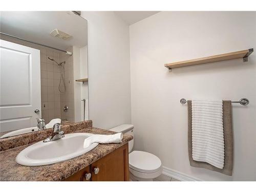 503-396 Plains Road E, Burlington, ON - Indoor Photo Showing Bathroom