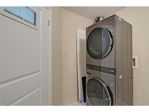 503-396 Plains Road E, Burlington, ON - Indoor Photo Showing Laundry Room