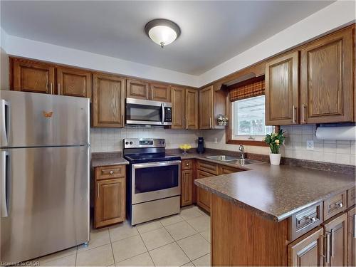 11 Meadowland Gate, Brampton, ON - Indoor Photo Showing Kitchen With Double Sink
