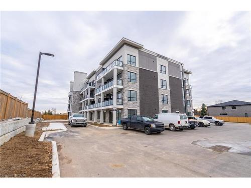 302-120 Springvalley Crescent, Hamilton, ON - Outdoor