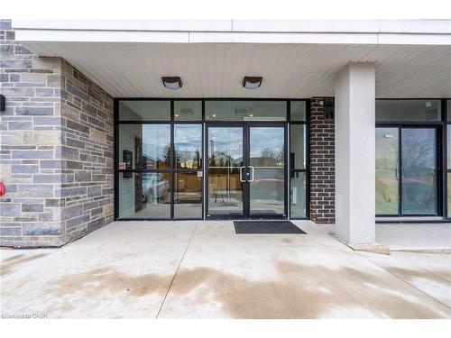 302-120 Springvalley Crescent, Hamilton, ON - Outdoor