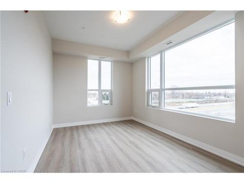 302-120 Springvalley Crescent, Hamilton, ON - Indoor Photo Showing Other Room