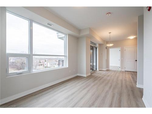 302-120 Springvalley Crescent, Hamilton, ON - Indoor Photo Showing Other Room