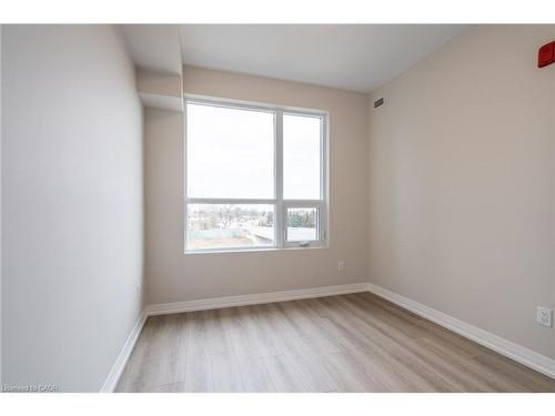 302-120 Springvalley Crescent, Hamilton, ON - Indoor Photo Showing Other Room