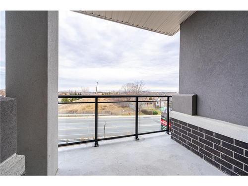 302-120 Springvalley Crescent, Hamilton, ON - Outdoor