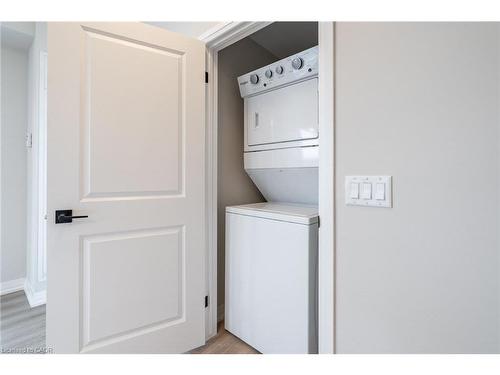 302-120 Springvalley Crescent, Hamilton, ON - Indoor Photo Showing Laundry Room