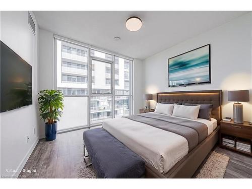 2001-2081 Fairview Street, Burlington, ON - Indoor Photo Showing Bedroom