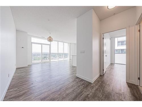 2001-2081 Fairview Street, Burlington, ON - Indoor Photo Showing Other Room