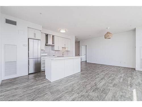 2001-2081 Fairview Street, Burlington, ON - Indoor Photo Showing Kitchen