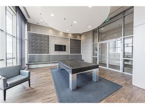 2001-2081 Fairview Street, Burlington, ON - Indoor Photo Showing Other Room