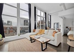 519-404 King Street W Kitchener, ON N2G 2L5