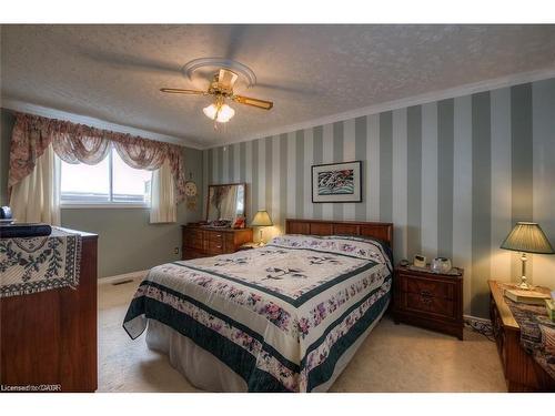 416 Warrington Drive, Waterloo, ON - Indoor Photo Showing Bedroom