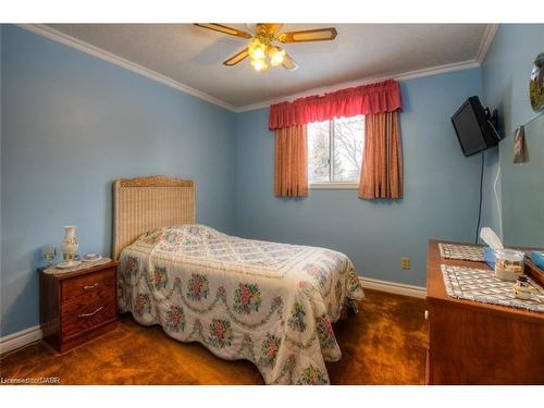 416 Warrington Drive, Waterloo, ON - Indoor Photo Showing Bedroom