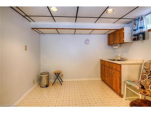 416 Warrington Drive, Waterloo, ON - Indoor