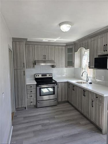 1673 Fairview Road, Cambridge, ON - Indoor Photo Showing Kitchen
