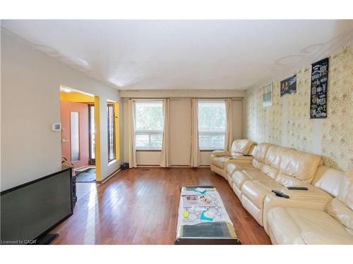 185 Lavina Crescent, Hamilton, ON - Indoor Photo Showing Living Room